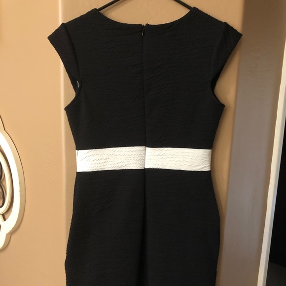 Beautiful Career Styled Black and White Dress - Picture 6 of 7